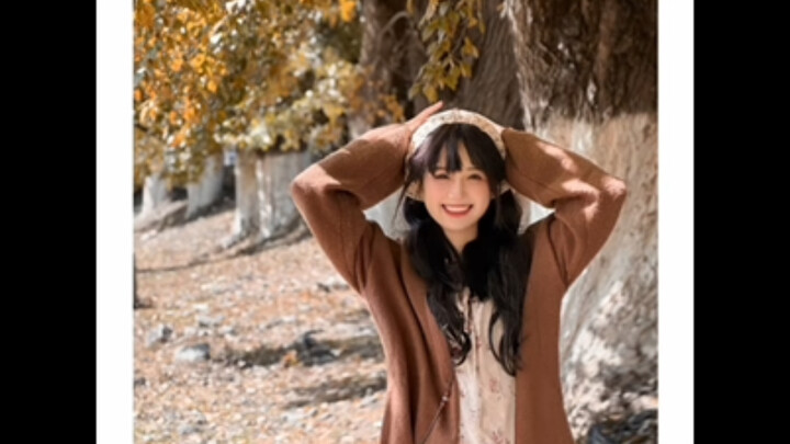 Finally, my favorite season—autumn—is here! I’m so tired of all the green already.