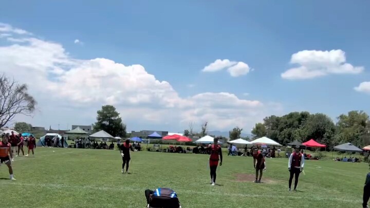 对抗中接球｜墨西哥 GOAT Bowl 腰旗橄榄球第一视角 | Oakley Meta QB POV