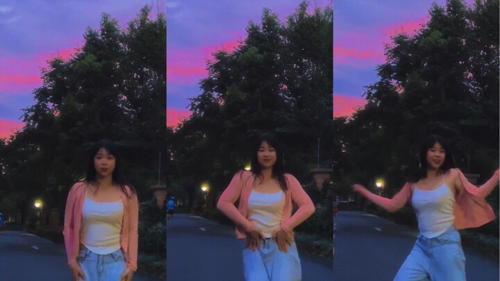 Walking in the community with Xiaobao on a summer evening, I think I will never forget this moment.