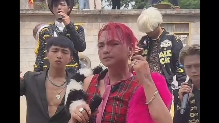 Apparently, this is the original version of “If You,” and G-Dragon debuted by imitating them back th