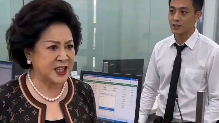 Làm công nhân bò ngựa mà không phát điên thì lạ thật (Phần giao dịch viên ngân hàng)