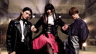Odds n' Ends (Dance Version) | So cool! There's even a costume change!