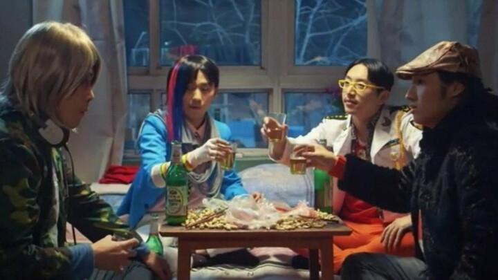 A spoof of Tiny Times' "Four Young Masters from the Countryside", Wang Dachui is the only one who ca