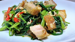 ผัดผักบุ้งหมูกรอบ by ครัวแล้วแต่เอ๋จ้าา