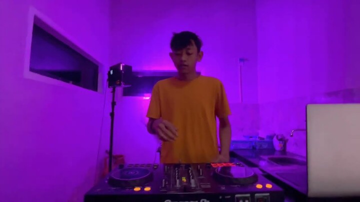 DJ Maafkan Soibah Ku X Akon Right Now Menimisu ( Mashup Fvnky ) 2022