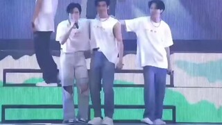 forever fav song ❤ #myschoolpresidentonstageD1
