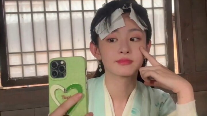 Behind-the-scenes footage of "A Mortal's Journey to Immortality", daily footage of Zhao Qing & Mo Ca