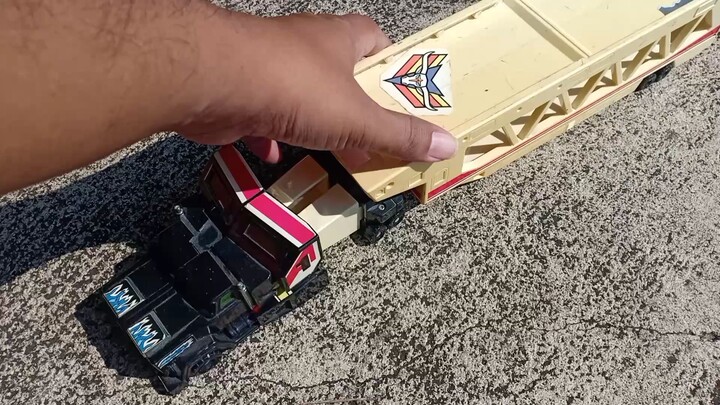 Robot cổ điển DX Big Lander Da-Garn.