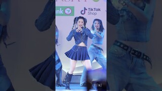 Gen1es Wang ke - Summer Dream @ THAICONIC Songkran Celebration, ICONSIAM [Fancam 4K 60p] 240420