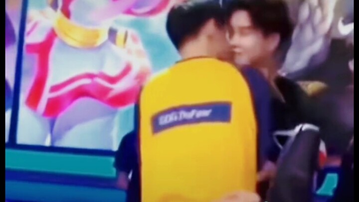 Wuwei dan Xiaoyi sangat berselisih satu sama lain