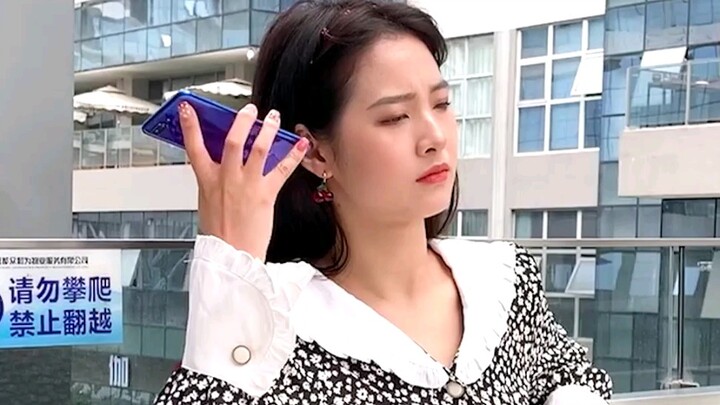 Quick, show this to your friends! Unveiling the phone’s real purpose—only what you see in person cou