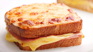 แซนวิช Croque Monsieur | สูตรที่ง่ายและรวดเร็วสุด ๆ !