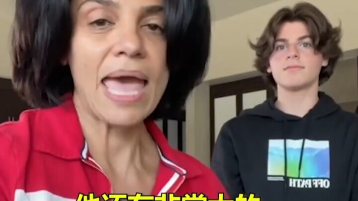当外国小姐姐征婚时，妈妈们纷纷推荐自己家小伙子