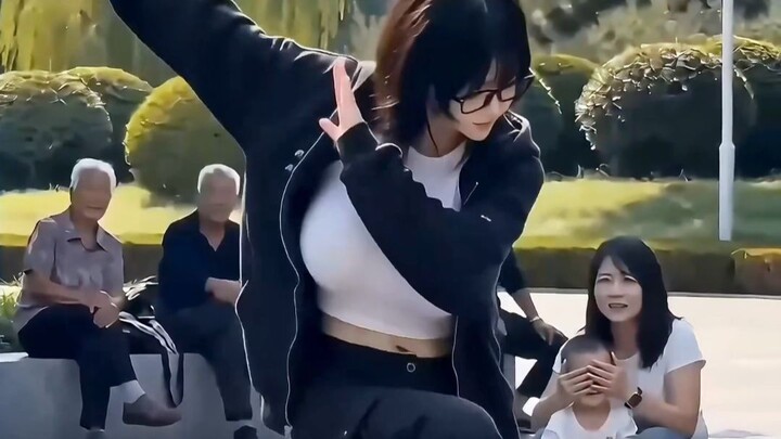 ตราบใดที่ฉันไม่รู้สึกเขิน ผู้ที่น่าอึดอัดก็คือคนอื่น!