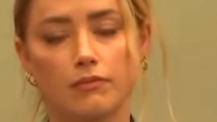 Cười chết mất, nếu không biết thì cứ tưởng là Hải Hậu bị đánh rồi. Hy vọng cả hai sẽ duy trì phong đ