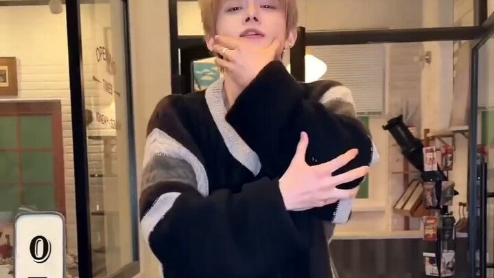 【Choi Yeon-jun】Phiên bản vũ đạo của ca khúc chủ đề trở lại “Stick with you” đã ra mắt! Đẹp quá Jun-a