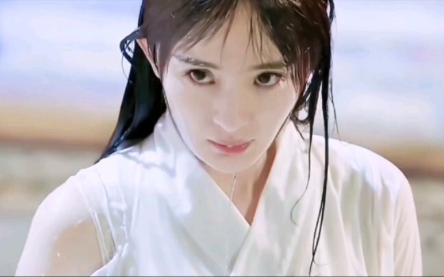 Bộ phim truyền hình mà Dương Mịch diện đồ lộng lẫy nhất, bất kỳ ai đã xem đều sẽ vô cùng ấn tượng. B