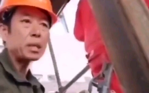 Ngày lễ? Ngày lễ gì? Chỉ có những kẻ vô dụng mới đi nghỉ.