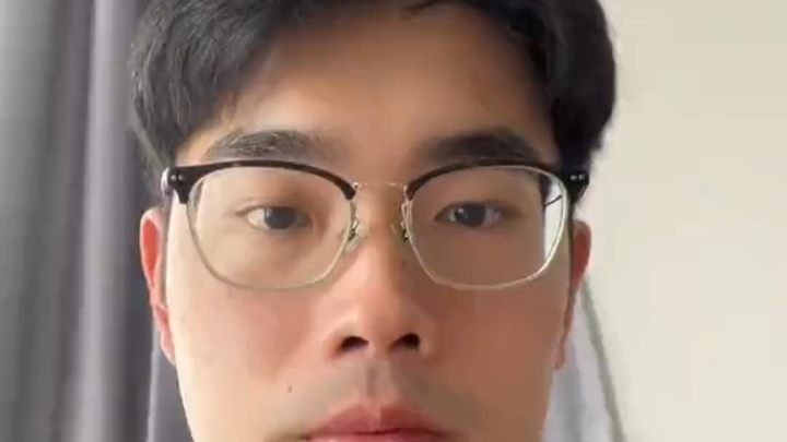 May mà khi chúng ta chớp mắt thì không phát ra tiếng!