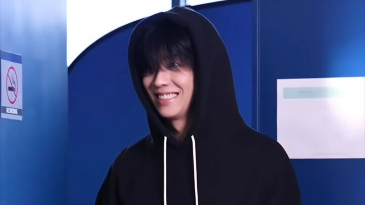Di balik layar pas syuting sebagai Sunwoo Chan, Jonghyeop tetap banyak senyum 🤭