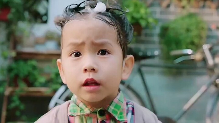 Hàng xóm của tôi mãi không lớn, gọi mười tháng là từ “em gái” thành “em trai”, vậy thì cứ nuôi như e