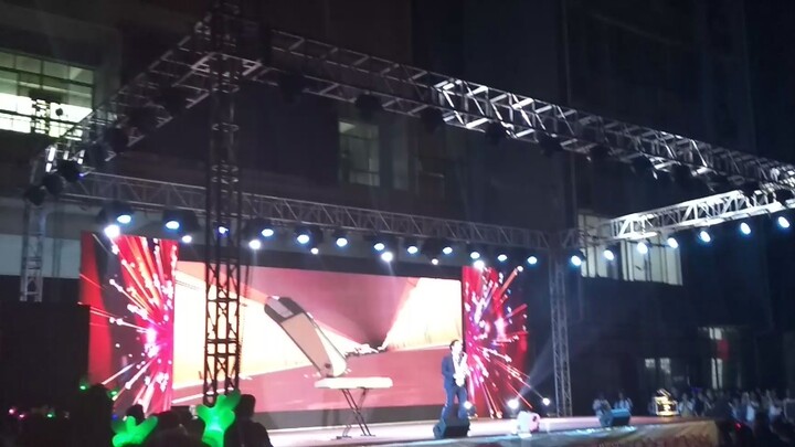 Saxophone Digimon Detective Conan, the moment Conan came out, the audience exploded.