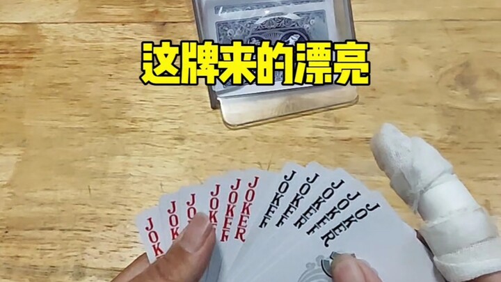 Sáu bộ bài kèm chim ưng đủ cấp