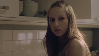 宜家创意广告：青春期的少女谁也惹不起…