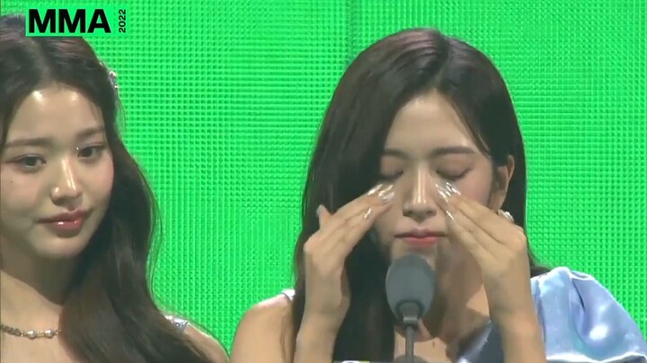 Nước mắt chảy ra từ mũi