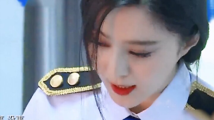 Ngakak banget, ini tuh ciri khas orang cantik yang nggak sadar diri ya! Selain dia sendiri, siapa ju