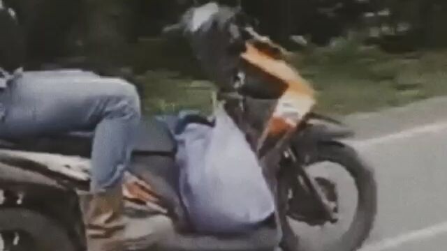 sejak janji mu tidak bisa dipegang,aku tidak akan memegang apapun bahkan setir motor sekalipun.