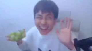 哎呀！去洗了点阳光青提！✋ 🤪 ✋