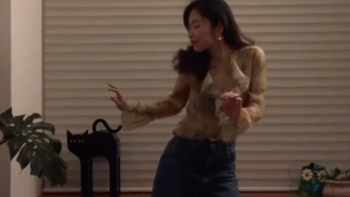 Menari di Tengah Malam | Tarian Twist Penuh Gaya ala Pulp Fiction yang Langsung Bikin Jatuh Cinta!