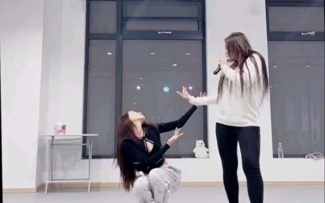 【Chungha】211129 Biên đạo nhảy đổi vị trí giữa Lachica cá nhân và Chungha – Killing Me