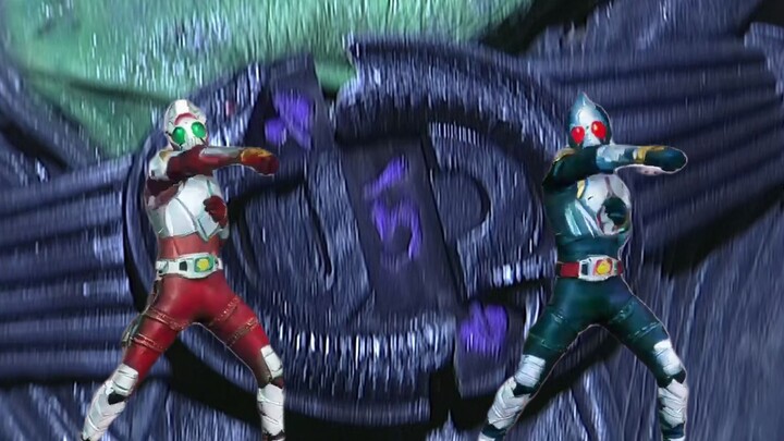Kenzaki and Tachibana-senpai using MAV tactics against the undead beasts