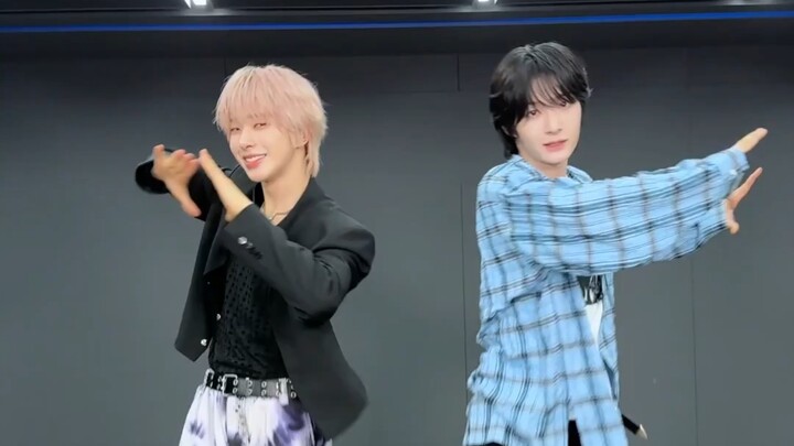 【NEXZ】FREEZE with Brother Donghua - 🧊