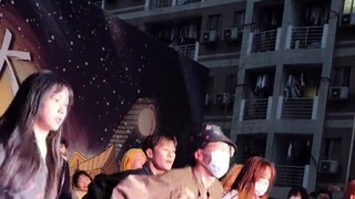 [Straight shot] High school students participated in a random dance at the university, so cool