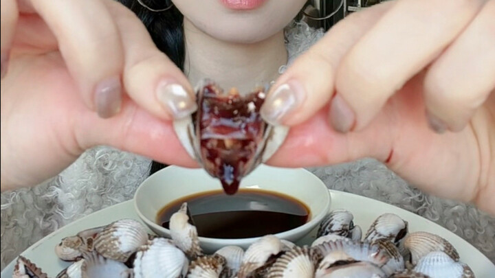 You can’t eat clams unless they’ve been blanched for 7 seconds, got it?