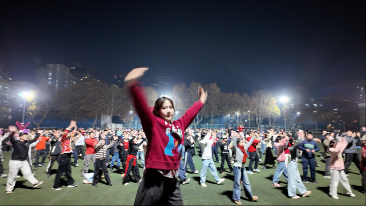 عرضك الخاص بالعام الجديد قادم! | مبروك على الثروة والنجاح!