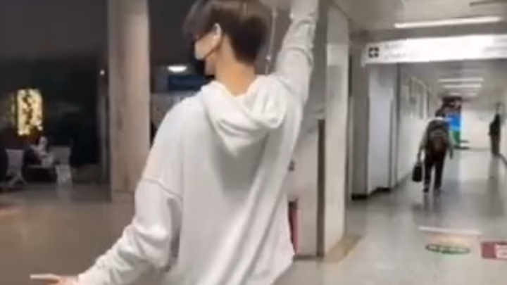 พวกคุณก็ชอบคนหน้าตาดีแต่สมองมีปัญิใช่ไหม[