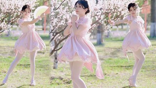 ”她从光里走来，抬头就是春天“【咏春】