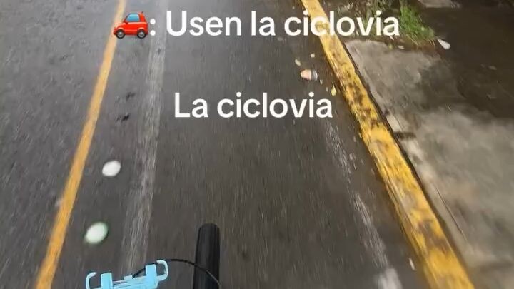 asi toca cuando uno va en bicicleta