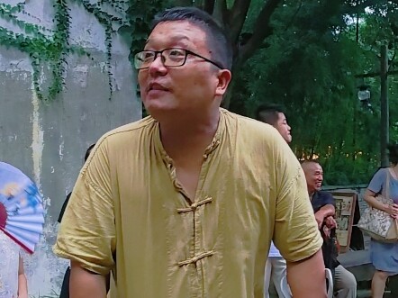 两省交界的小镇总会出现许多了不起的人