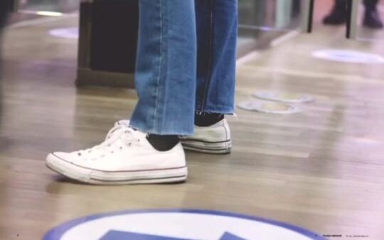 Wu Sehun has perfectly proportioned legs!