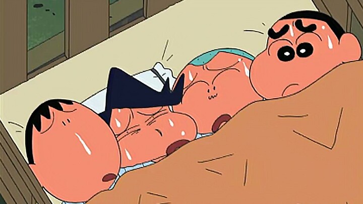 “Mùa đông lạnh giá, mấy đứa bạn vẫn chen chúc trong cùng một chiếc chăn cho ấm hơn.”