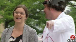 ยิงธนู Pranks เพียงเพื่อหัวเราะมุข