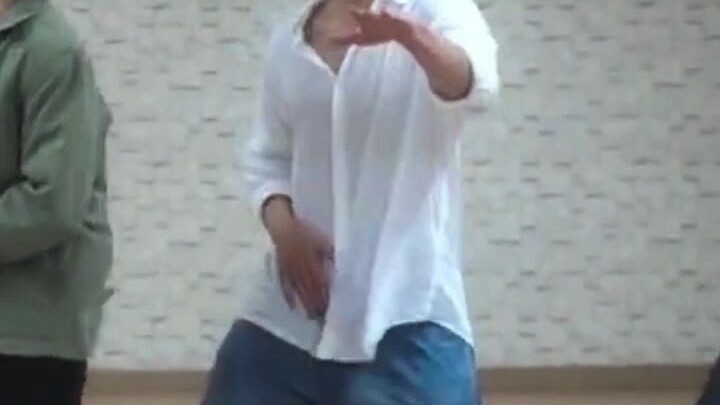 Such a rare, pure, restrained, and self-controlled hip thrust! Opening his mouth instantly transport