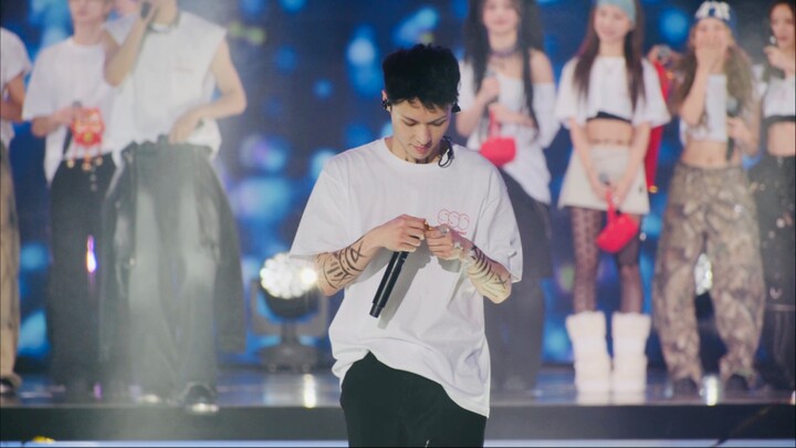 [Zhang Yixing] Chromosome Family Song: Today’s us is still that kid running all over the place. Now,