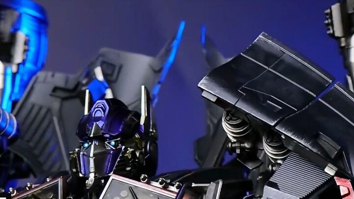 Threezero Skyfire Optimus Prime Share