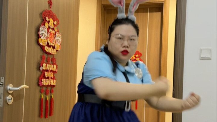 Cảm giác là trên hết, hôm nay tôi là cảnh sát Thỏ, gâu gâu gâu! #Nhảy #Nhảy theo nhịp #Cảnh sát Thỏ 